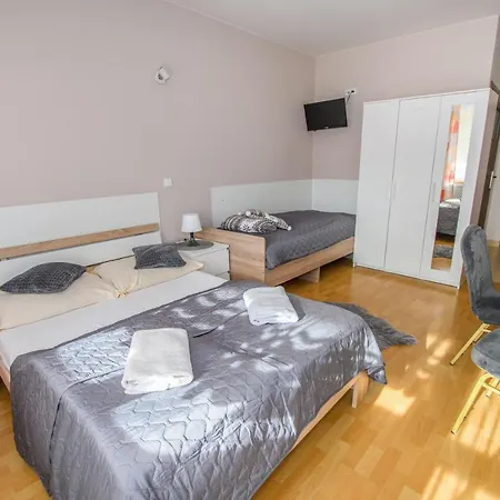 Bed & Breakfast Broniewskiego -