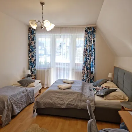 Broniewskiego Bed & Breakfast