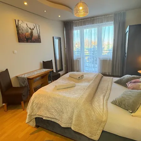 Bed & Breakfast Broniewskiego *