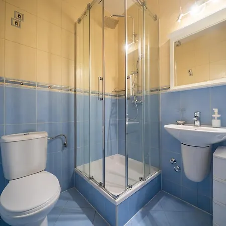 Broniewskiego - 3*