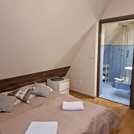 Broniewskiego - ベッド・アンド・ブレックファスト 3*