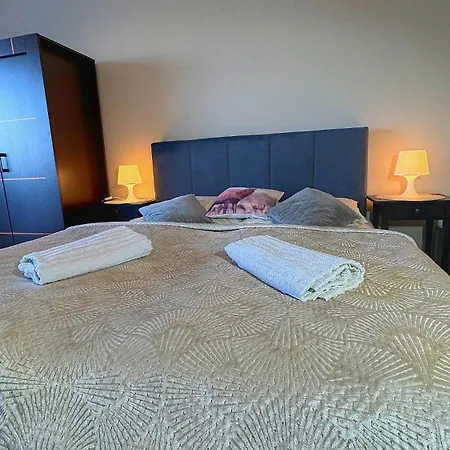 Broniewskiego - Bed & Breakfast