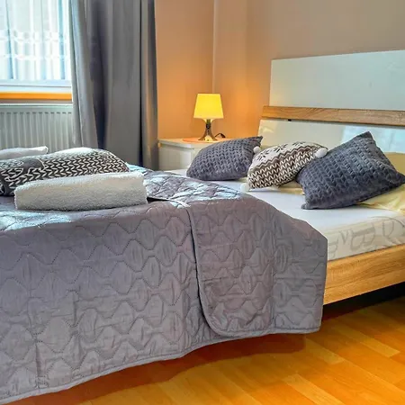 ベッド・アンド・ブレックファスト Broniewskiego - 3*