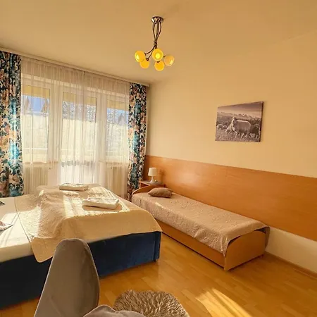 Broniewskiego - Bed and Breakfast