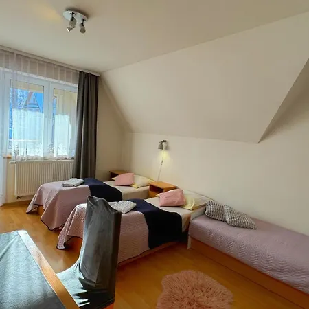 Broniewskiego - Отель типа 