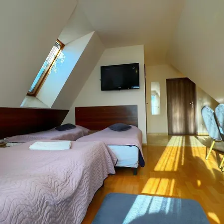Broniewskiego - Bed and Breakfast