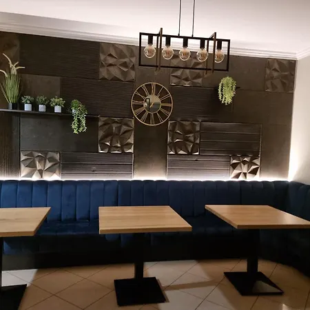 Broniewskiego - Отель типа 